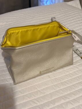 Kendra Scott make up bag